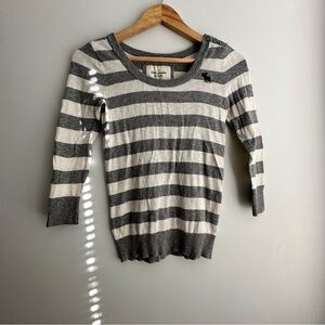Abercrombie & Fitch Women Grey&White Striped 3/4 Sleeve Knit Top Shoulder Top S